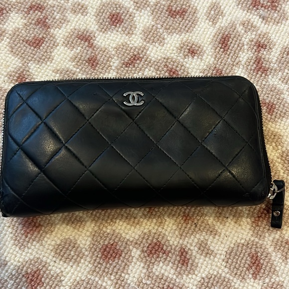 Authentic Chanel wallet - Picture 10 of 12